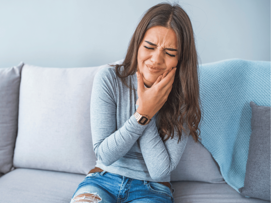 emergency dentistry high point | woman with toothache