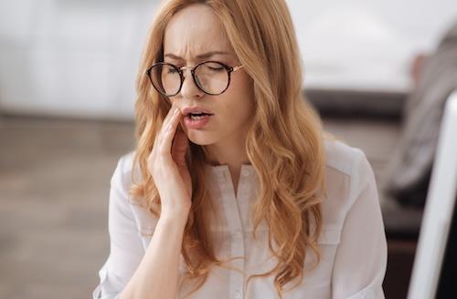 emergency dental care high point | woman with tooth pain